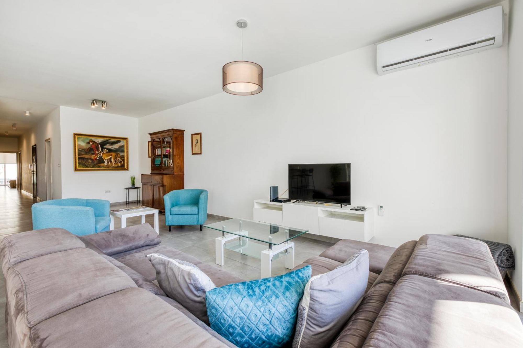 Annitchka Mansions - In Malta * Birkirkara